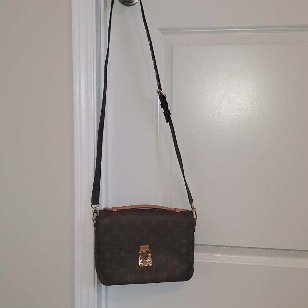 Hand bag
